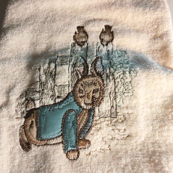 Peter Rabbit Embroidered Hand Towel Easter Seasonal Accents Cotton 26 X 15 New - Picture 2 of 6